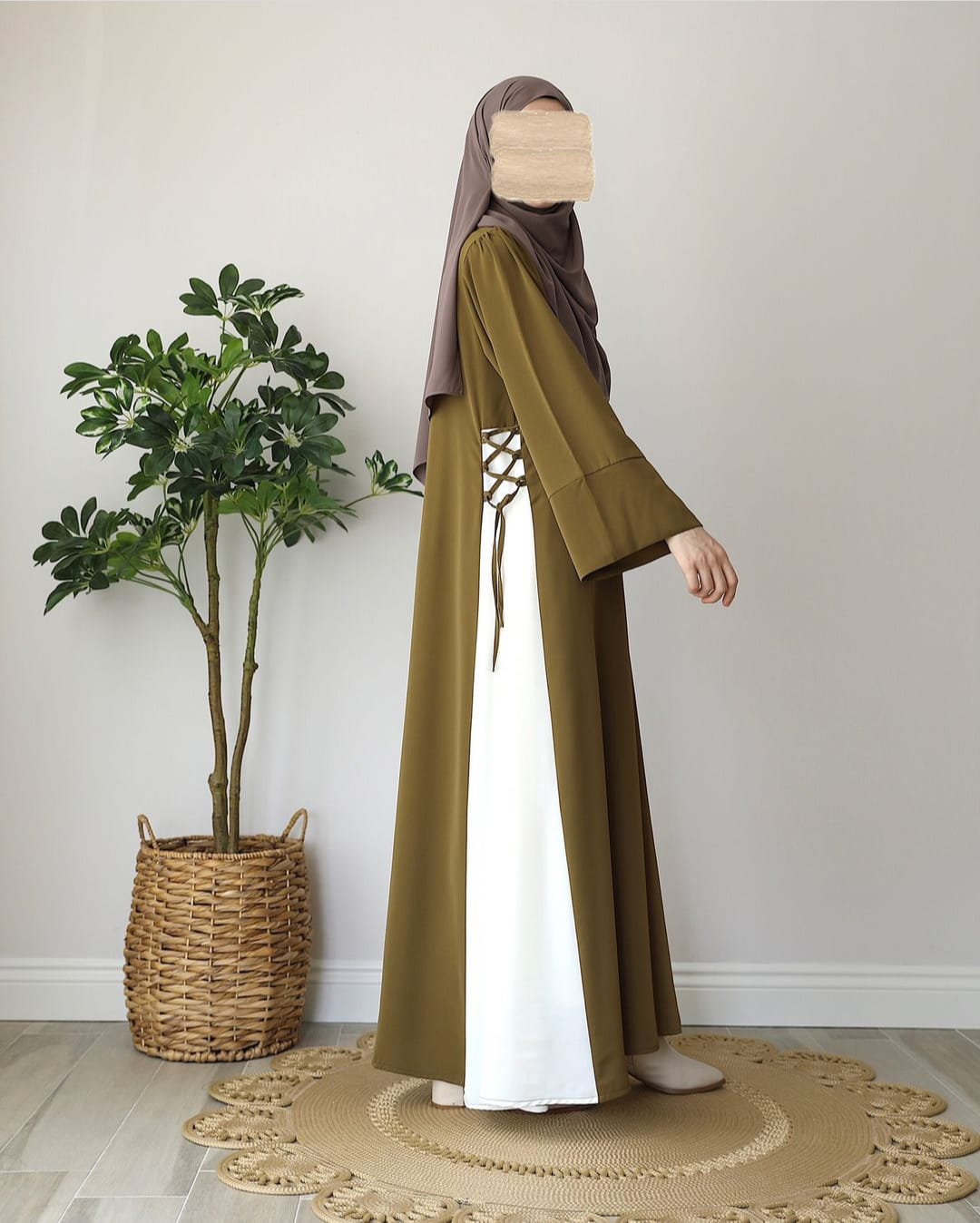 ABAYA - GOLD WITH STOLLER