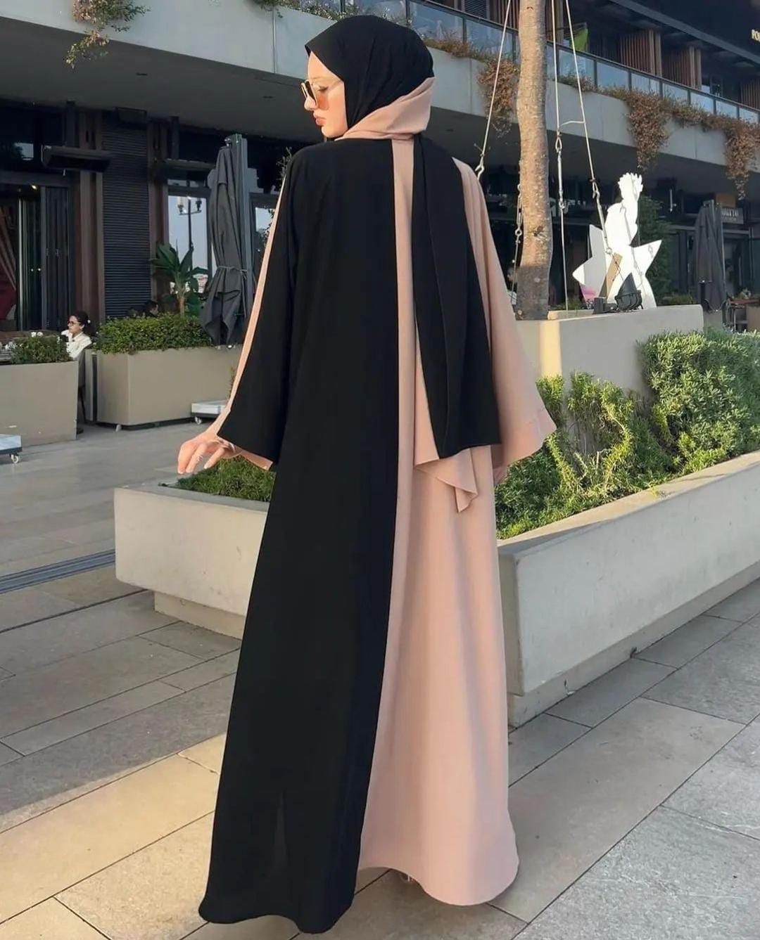 ABAYA - ELEGANT WITH STOLLER