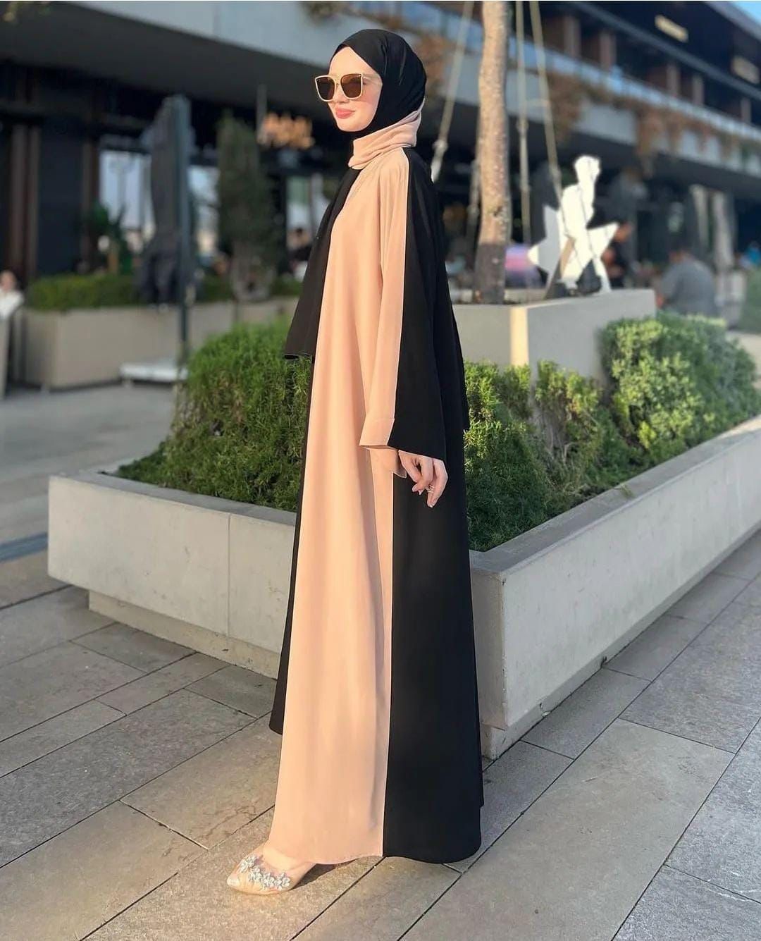 ABAYA - ELEGANT WITH STOLLER